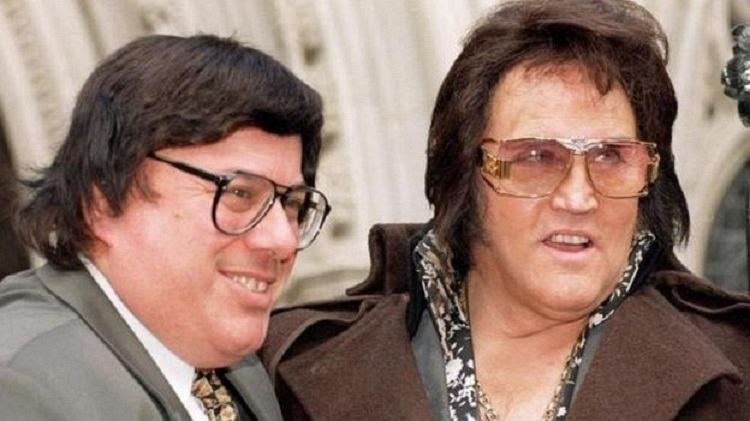Sid Shaw (à esquerda) é dono de um dos principais sites de vendas de produtos licenciados de Elvis  - PA - PA