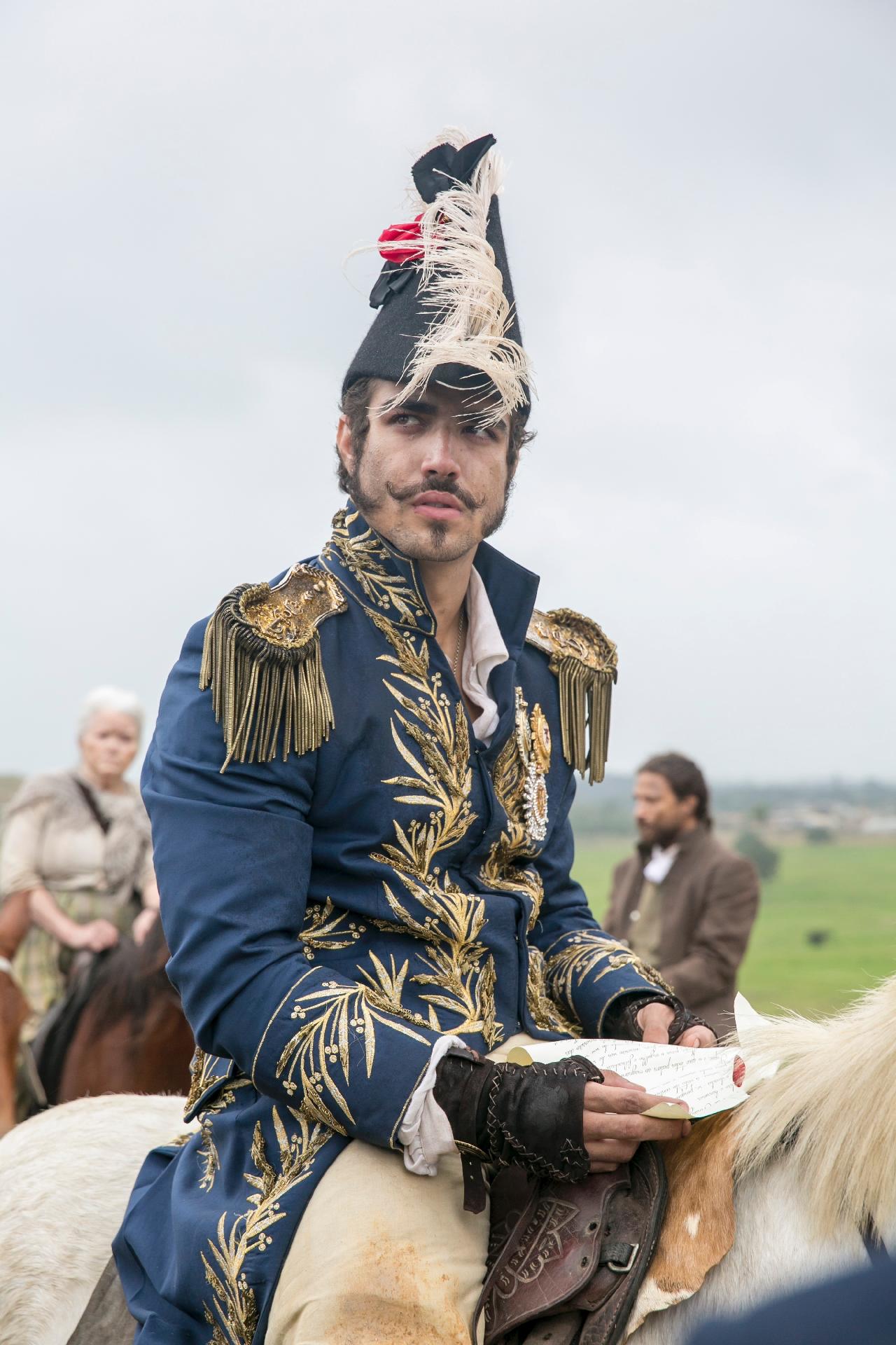 Dom Pedro (Caio Castro) durante a declaração da independência do Brasil em "Novo Mundo" - Rafael Campos/TV Globo
