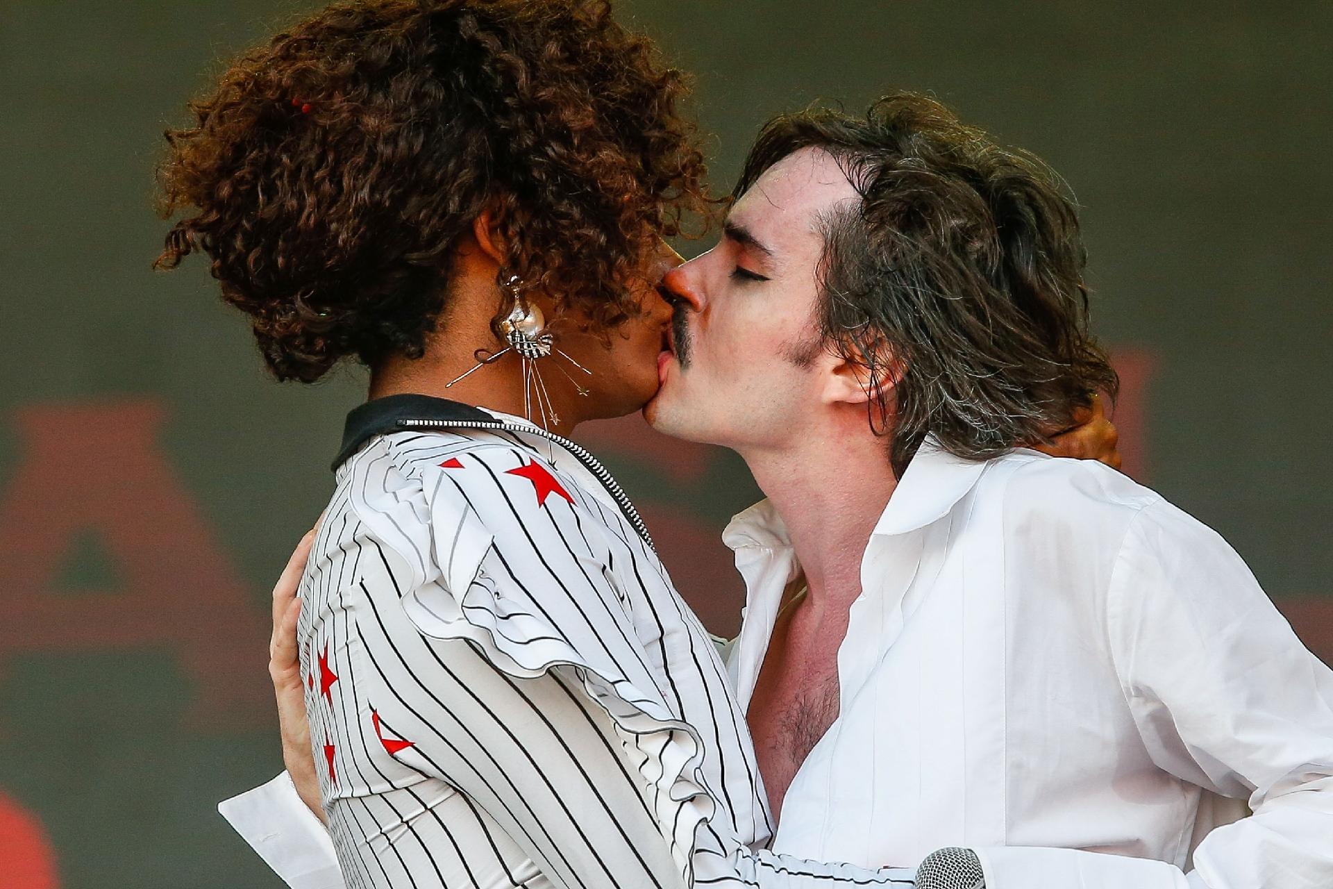 Johnny Hooker convidou Liniker e Almério para cantar a representatividade gay no Palco Sunset, no terceiro dia do Rock in Rio 2017 - Marco Antonio Teixeira/UOL