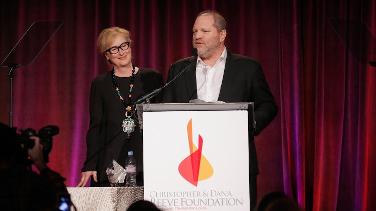 O produtor Harvey Weinstein discursa em evento beneficente ao lado da atriz Meryl Streep, em novembro de 2012 - Jemal Countess/Getty Images for Christopher & Dana Reeve Foundation - Jemal Countess/Getty Images for Christopher & Dana Reeve Foundation