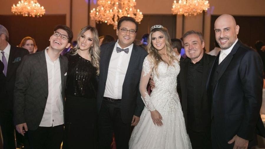 Gugu no casamento de Douglas Tavolaro (à dir.) e Raíssa, em 2017; do lado esquerdo, Geraldo Luís - Roberto Tamer/Arquivo Pessoal