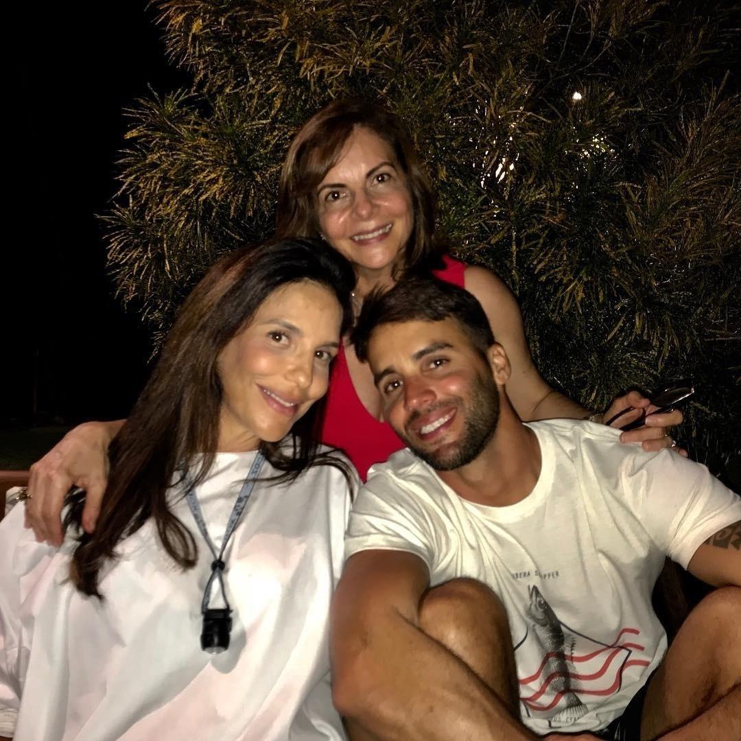 Ivete Sangalo com o marido, Daniel Cady, e a sogra, Marise - Reprodução/Instagram
