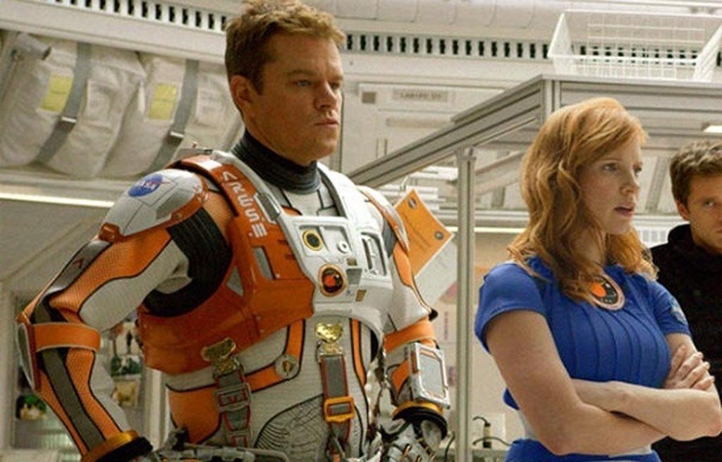 Matt Damon e Jessica Chastain em cena em "Perdido em Marte" (2015) - Divulgação
