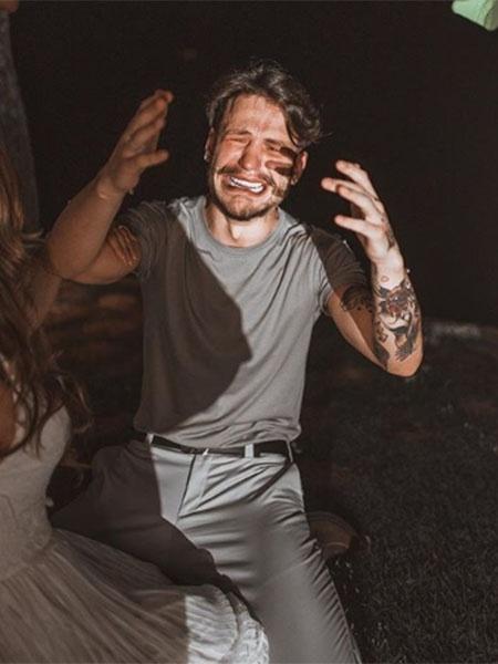 Saulo Poncio chora muito durante chá revelação do sexo do filho - Reprodução/Instagram - Reprodução/Instagram