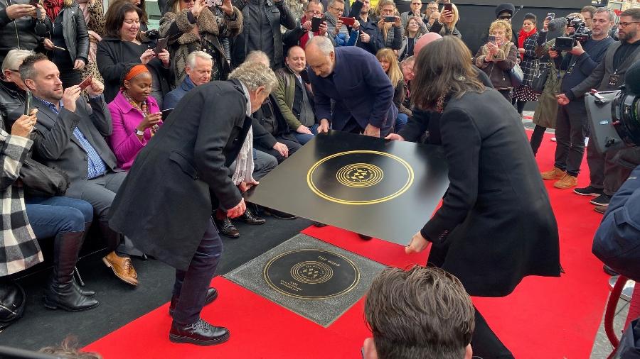 Pete Townshend e Roger Daltrey, do The Who, inauguram placa na Calçada da Fama da Música em Londres - Marissa Davison/Reuters