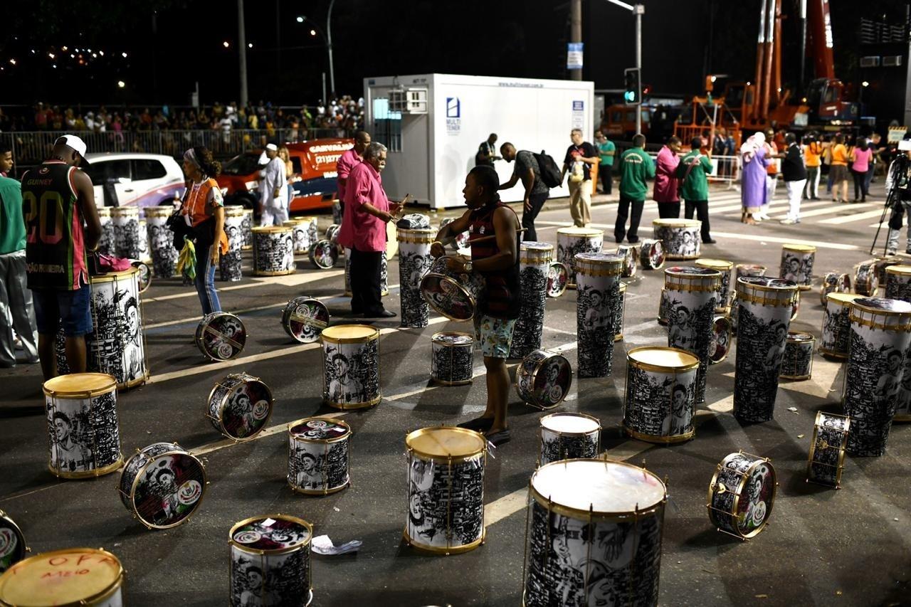 Concentração do desfile da Mangueira - Lucas Landau/UOL