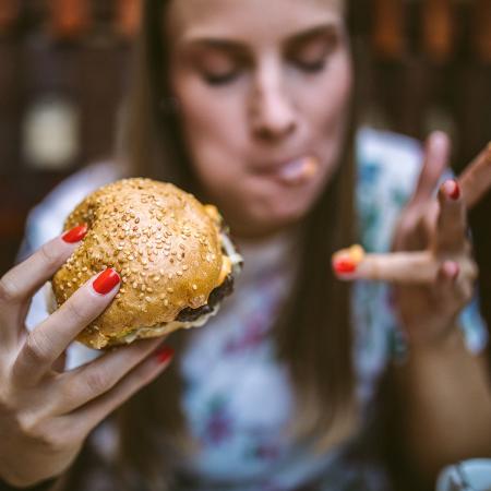 Bem Estar - Blogueira com síndrome rara posta fotos de comidas que
