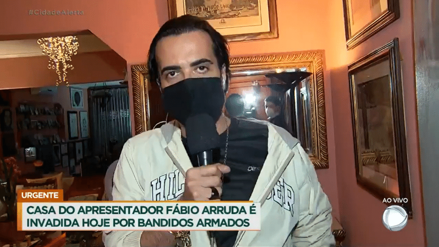 Fabio Arruda relatou que teve a casa onde mora invadida por bandidos - Reprodução/Record
