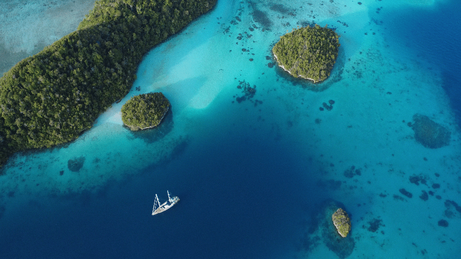 Veleiro Kat da Voz dos Oceanos navega pelos últimos destinos da Indonésia Veleiro Kat da Voz dos Oceanos navega pelos últimos destinos da Indonésia