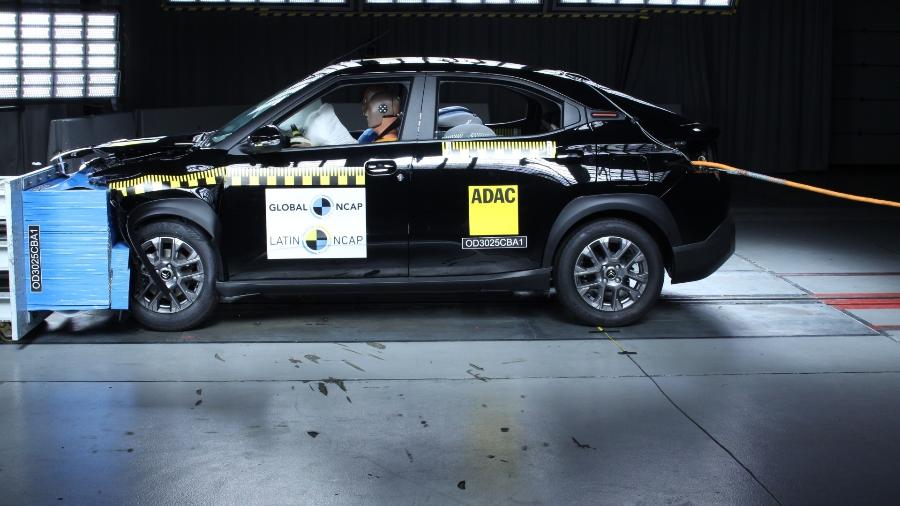 Citroen Basalt em crash test do Latin NCap Citroen Basalt em crash test do Latin NCap
