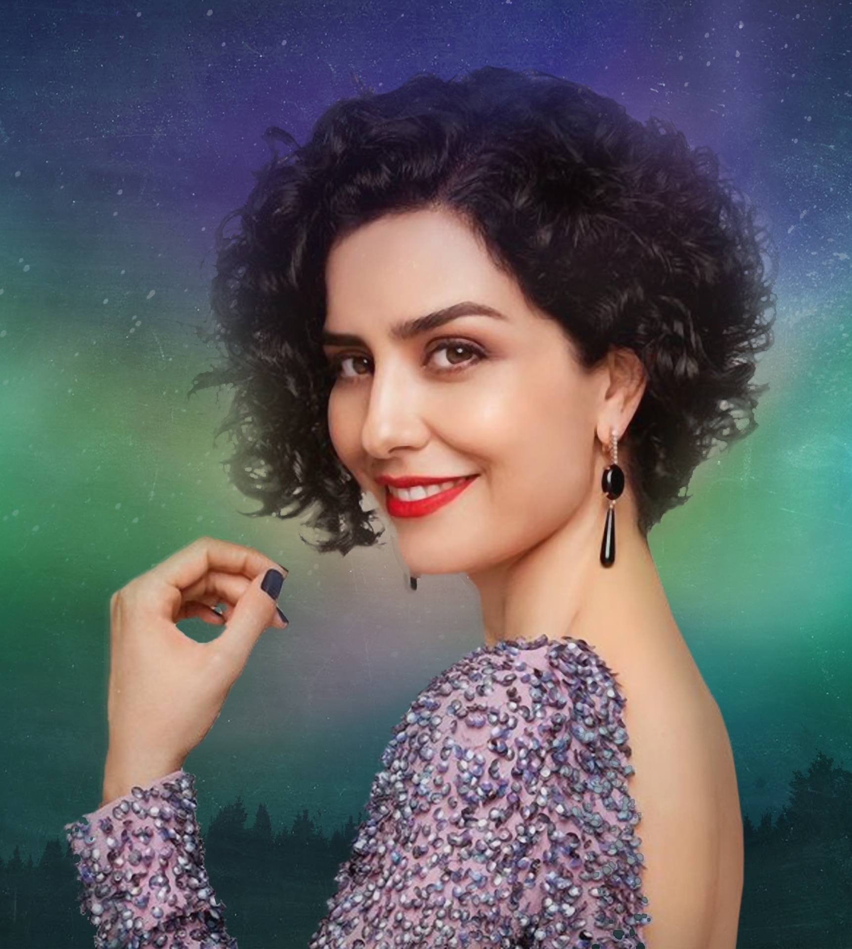 A atriz e cantora Letícia Sabatella estrela o Concerto de Natal 2015 da Universidade Positivo, uma homenagem à poetisa e professora paranaense, Helena Kolody. - Divulgação