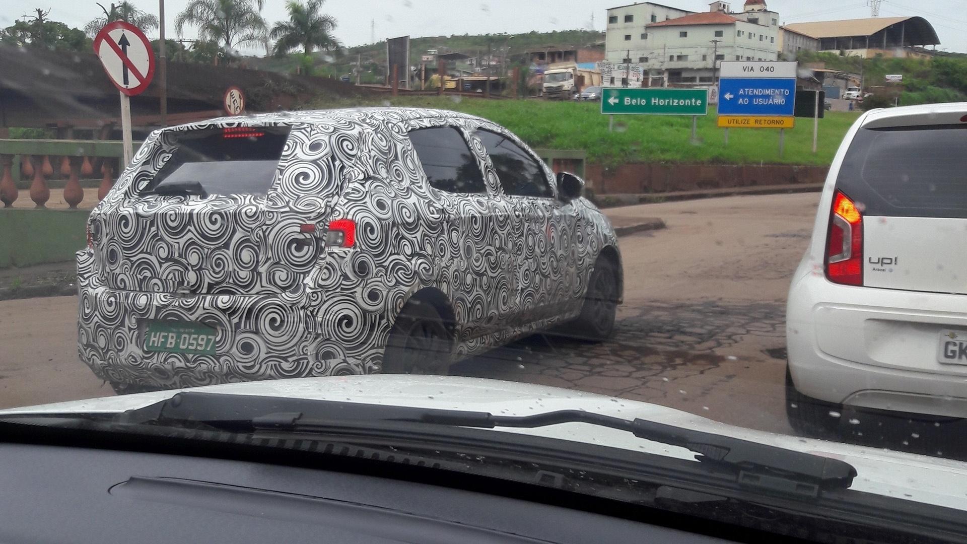 Flagra do Fiat X6H - Diego Mattos/UOL