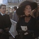 Peter Gallagher e Catherine Zeta-Jones em cena de "Titanic"  - Reprodução