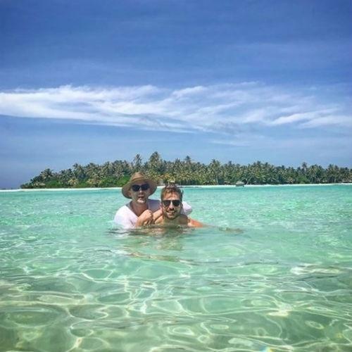 Casados há quase dois anos, Paulo Gustavo e Thales Bretas estão vivendo um sonho nas Maldivas - Reprodução/Instagram