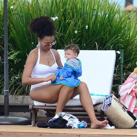 Sheron Menezzes aproveita resort na Praia do Forte, na Bahia,com o filho Benjamin, de 10 meses - Webert Belicio/Ag.News - Webert Belicio/Ag.News