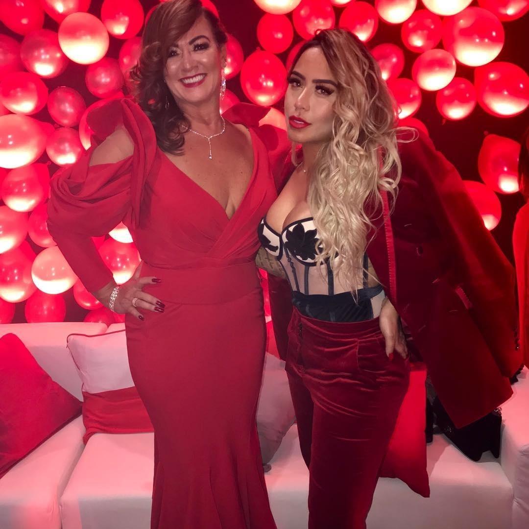 Nadine Gonçalves e Rafaella, mãe e irmã de Neymar, posam juntas - Reprodução/Instagram