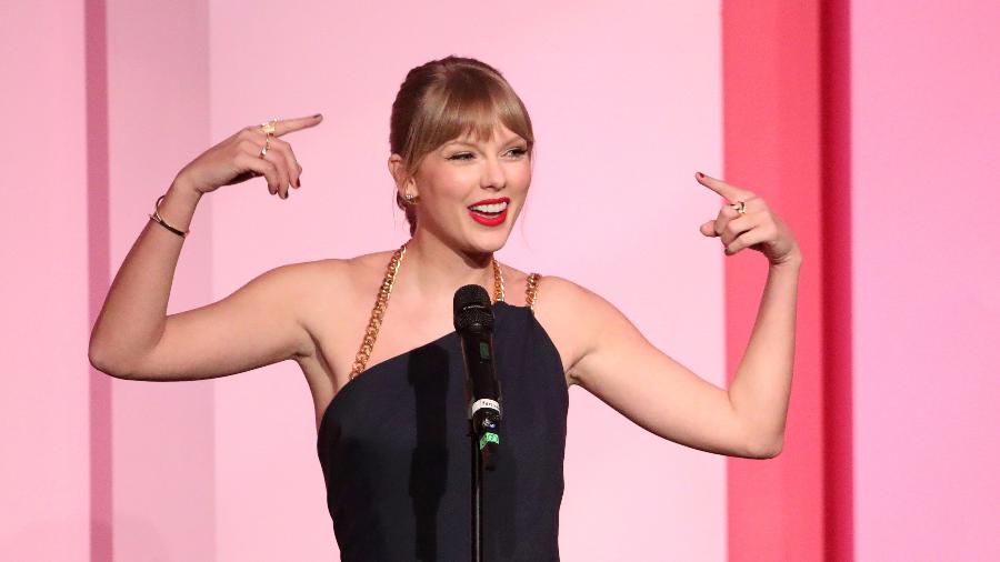 Taylor Swift discursa ao receber prêmio no Billboard Women In Music 2019 - Getty Images