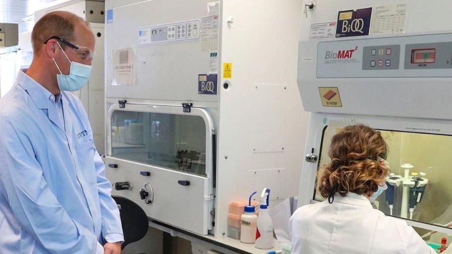 Príncipe William visita cientistas de Oxford que trabalham em vacina para covid-19 - divulgação/Oxford/Kensington Royal