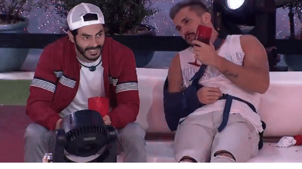 BBB 21: Arthur e Rodolffo conversaram durante a festa - Reprodução/Globoplay