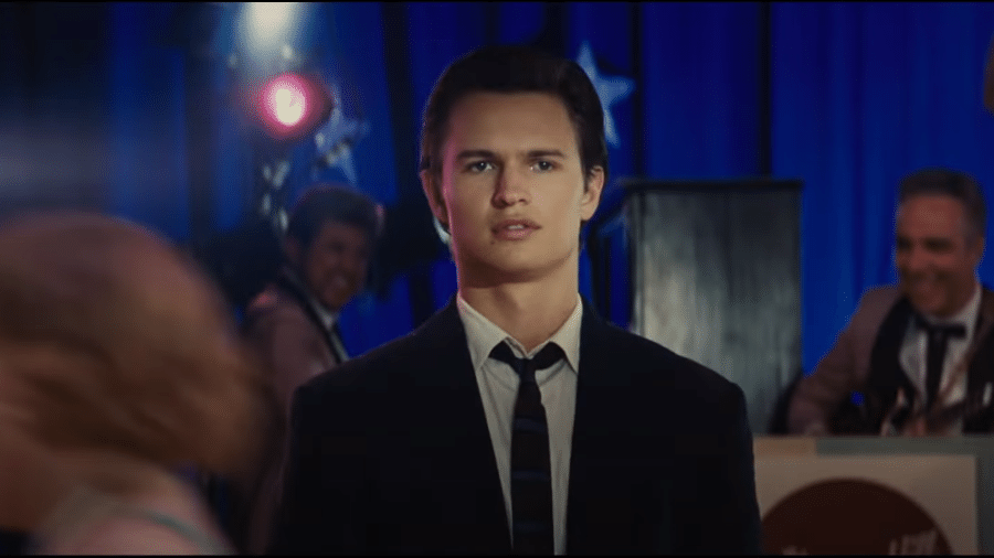 Ansel Elgort em "Amor, Sublime Amor" - Reprodução/YouTube