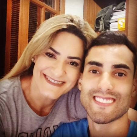 Mãe de Douglas Souza, Elizangela Salles - Reprodução/Instagram @elizangelasalles
