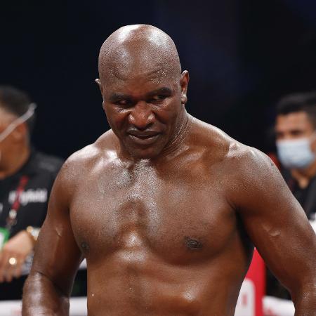 Evander Holyfield sugere luta contra Mike Tyson