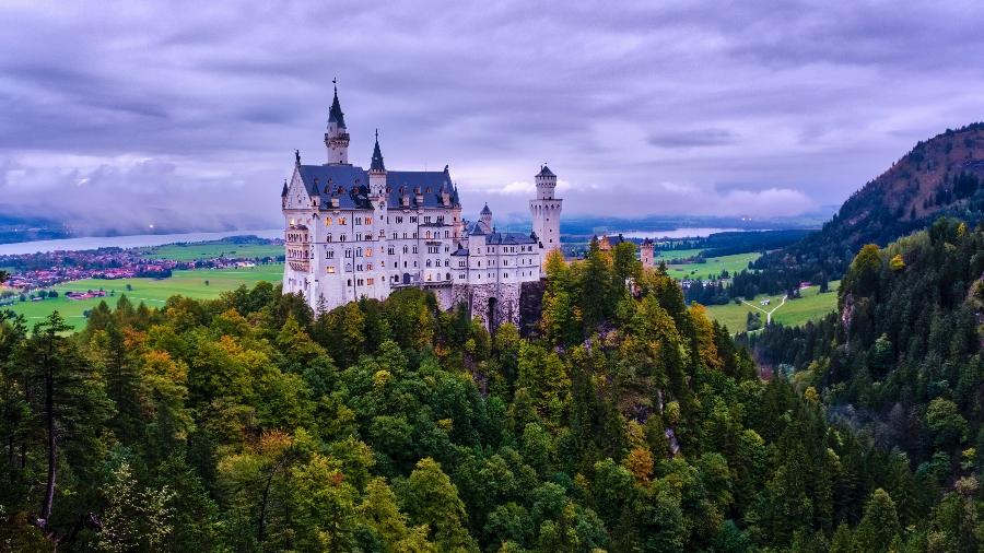 Castelo de Neuschwanstein, na Alemanha, é um dos pontos turísticos mais visitados do país - Frank Bienewald/LightRocket via Getty Images