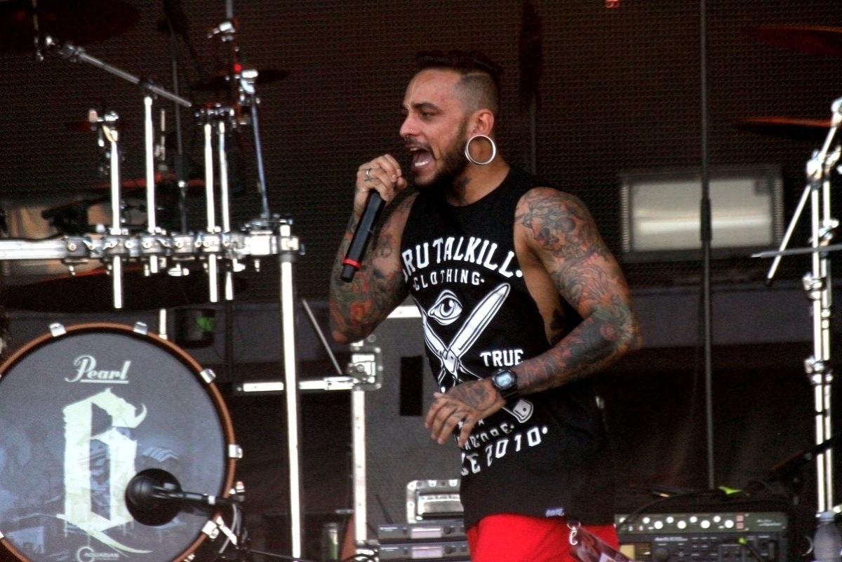 24.set.2015 - A banda de deathcore John Wayne subiu ao palco Sunset do Rock in Rio nesta quinta-feira com sol a pino e o som no último volum - Marcos Ferreira/Photo Rio News