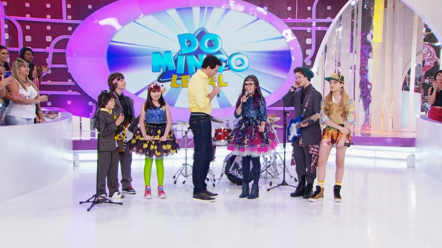 Banda C1R se apresenta no "Domingo Legal" - Divulgação/SBT