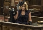 Em "Êta Mundo Bom", Sandra é desmascarada e foge do tribunal pela janela - Renato Rocha Miranda/TV Globo