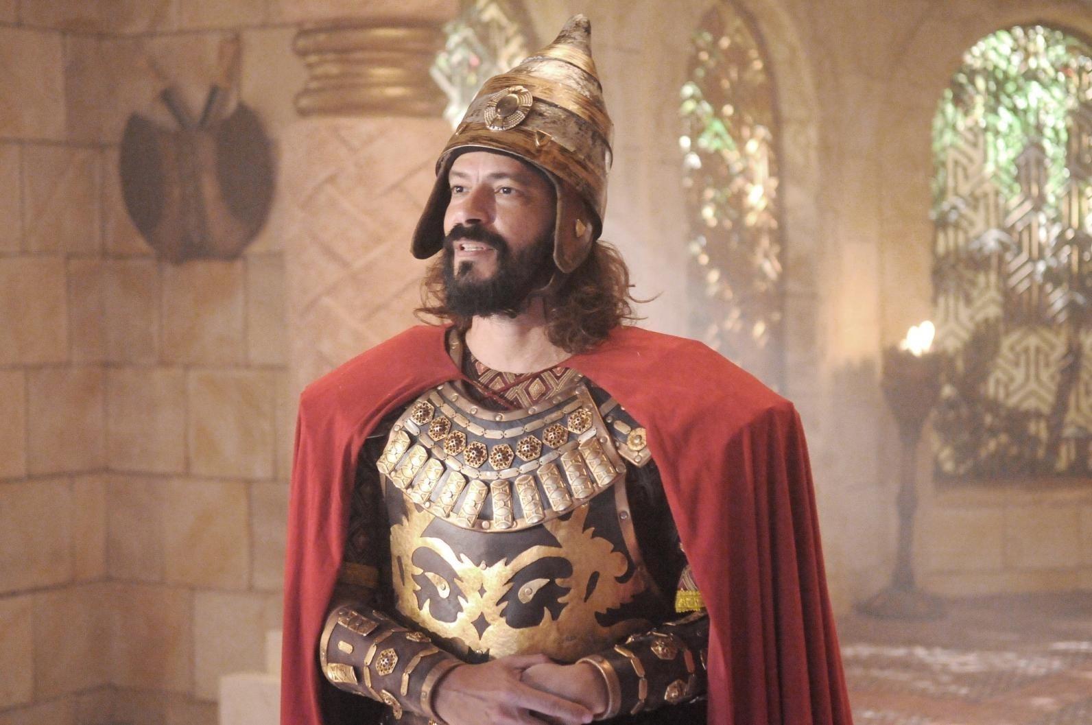 Heitor Martinez é o rei Nabucodonosor em "O Rico e Lázaro" - Munir Chatack/RecordTV