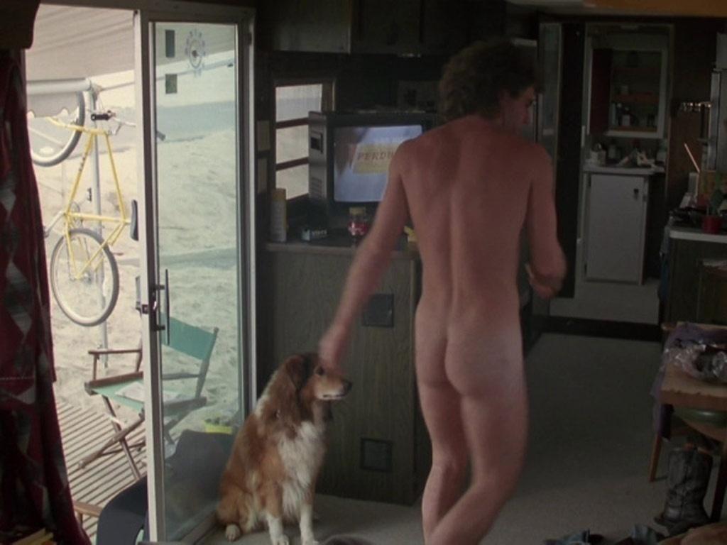 Mel Gibson em cena no filme "Máquina Mortífera" (1987) - Reprodução