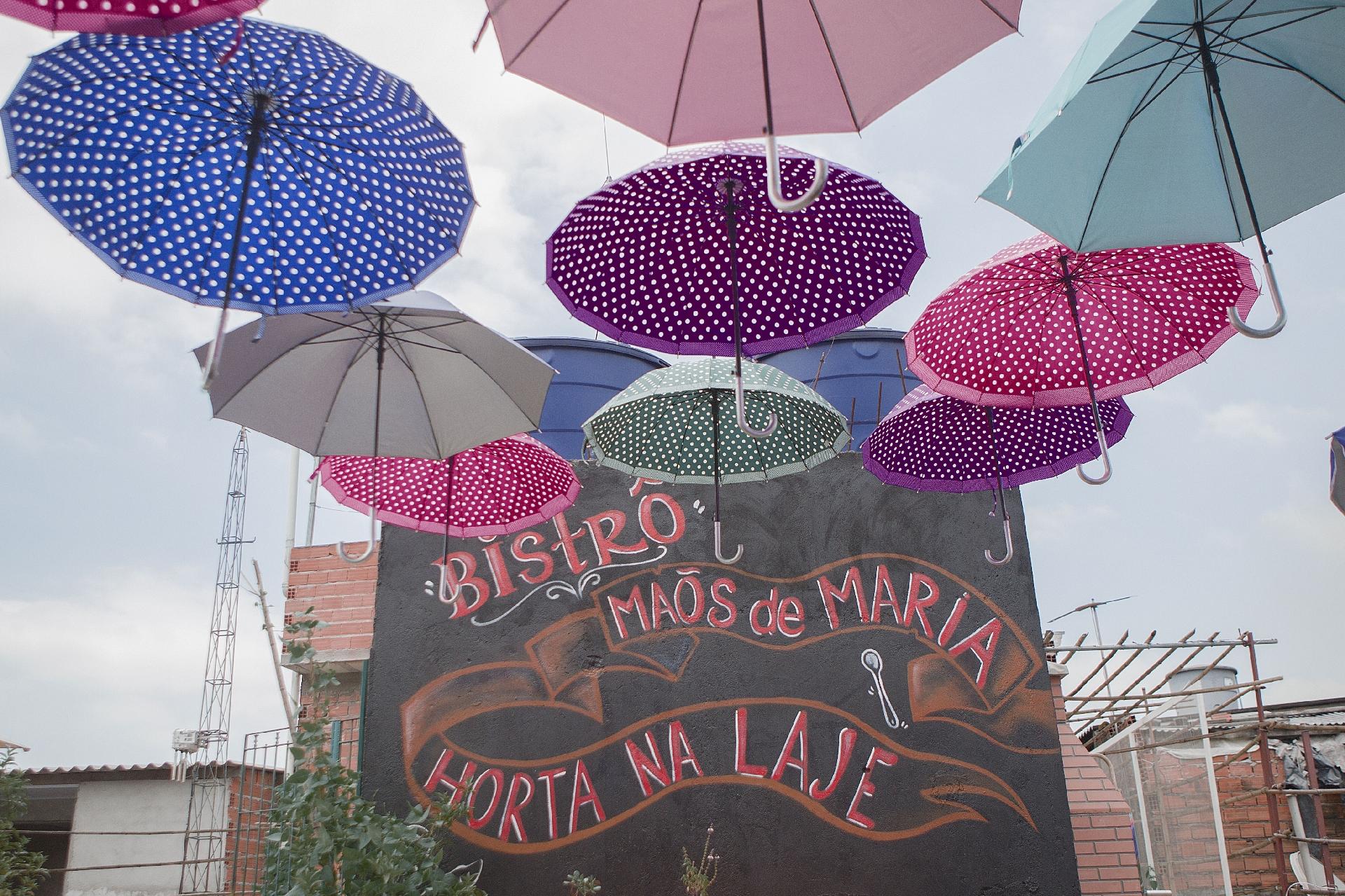 Inaugurados em maio de 2017, o Bistrô e a Horta Mãos de Maria foram premiados recentemente pela iniciativa sustentável pelo Instituto Stop Hunger, organização social que luta contra a fome e pelo empoderamento de mulheres. Elizandra viaja à Paris em 2018 para receber a premiação que envolve uma quantia em dinheiro de incentivo - Carine Wallauer/UOL