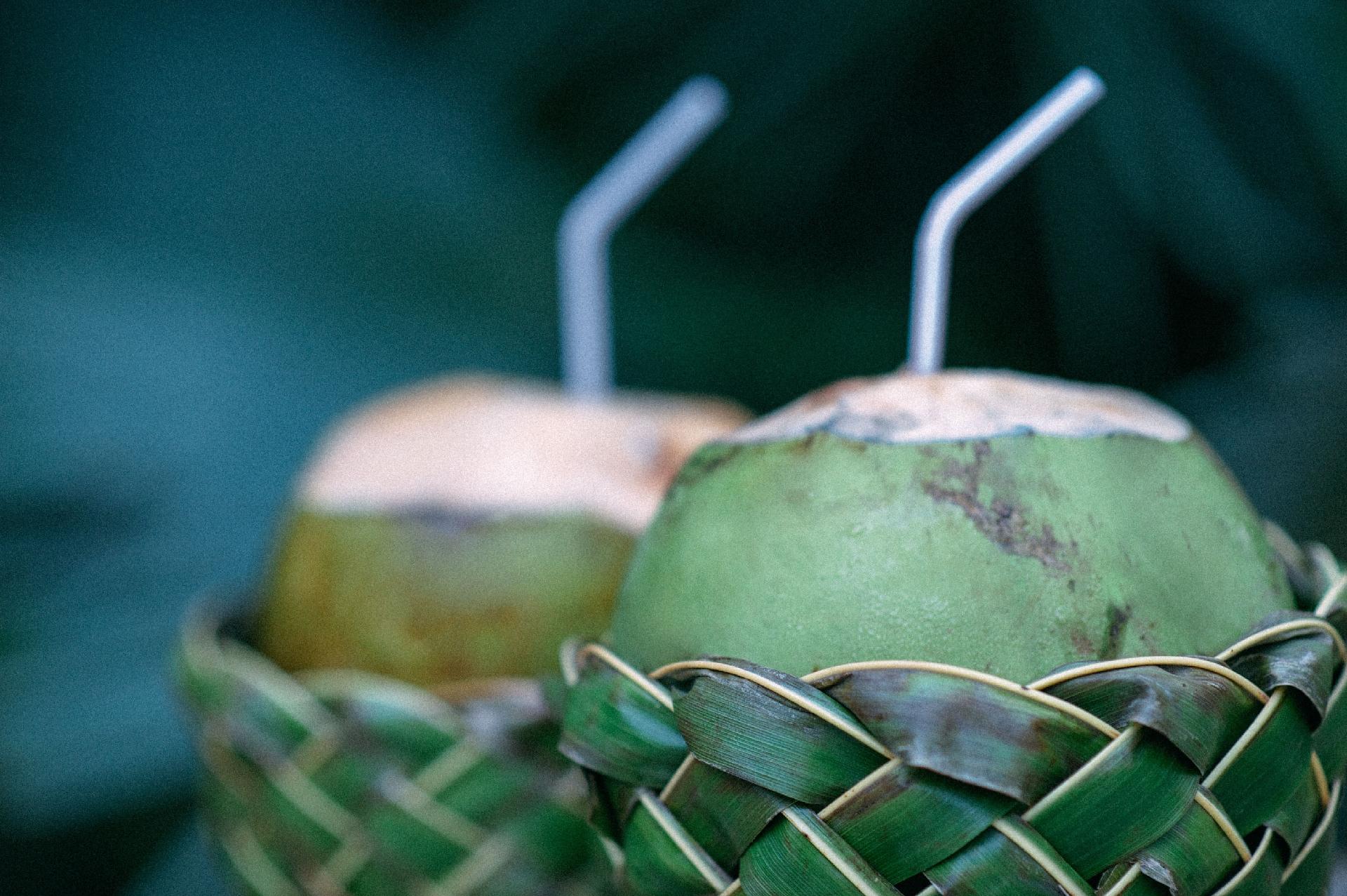 Agua De Coco Diminui A Ressaca Conheca 6 Beneficios Da Bebida Para A Saude 09 02 2019 Uol Vivabem