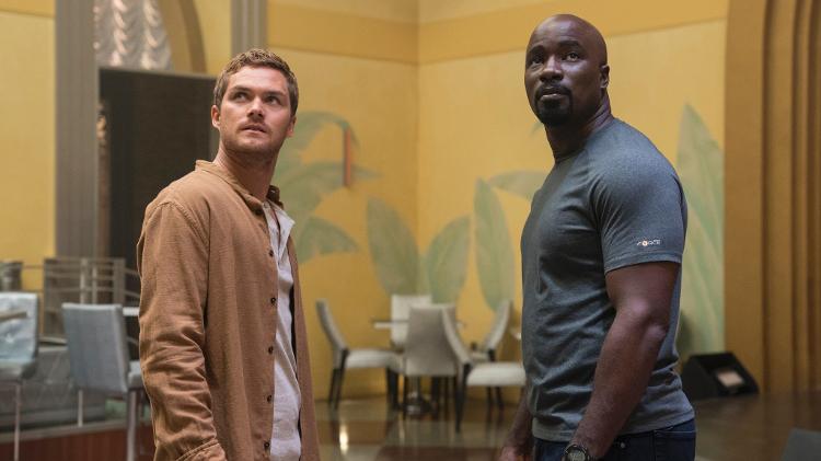 Danny Rand (Finn Jones), o Punho de Ferro, e Luke Cage (Mike Colter) em cena da segunda temporada de "Luke Cage" - David Lee/Netflix - David Lee/Netflix