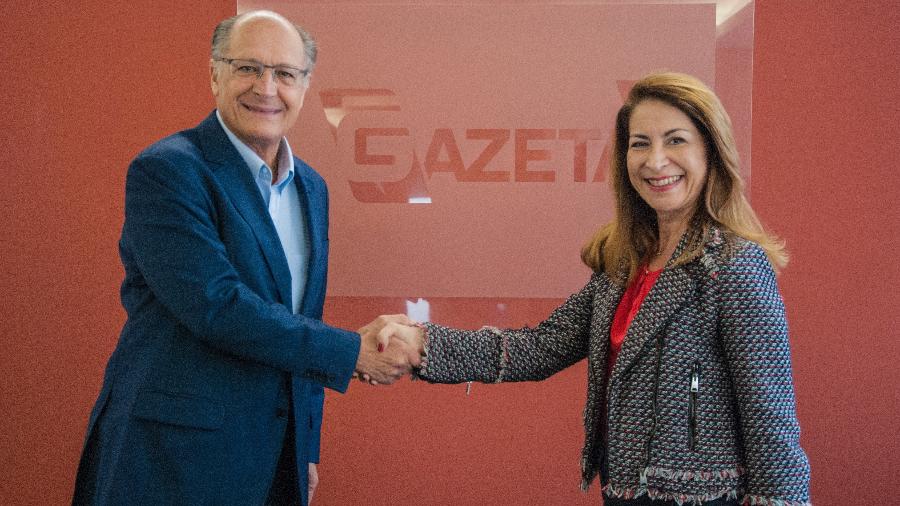 Geraldo Alckmin e Marinês Rodrigues no momento da contratação - Mariana Cavalcanti/TV Gazeta