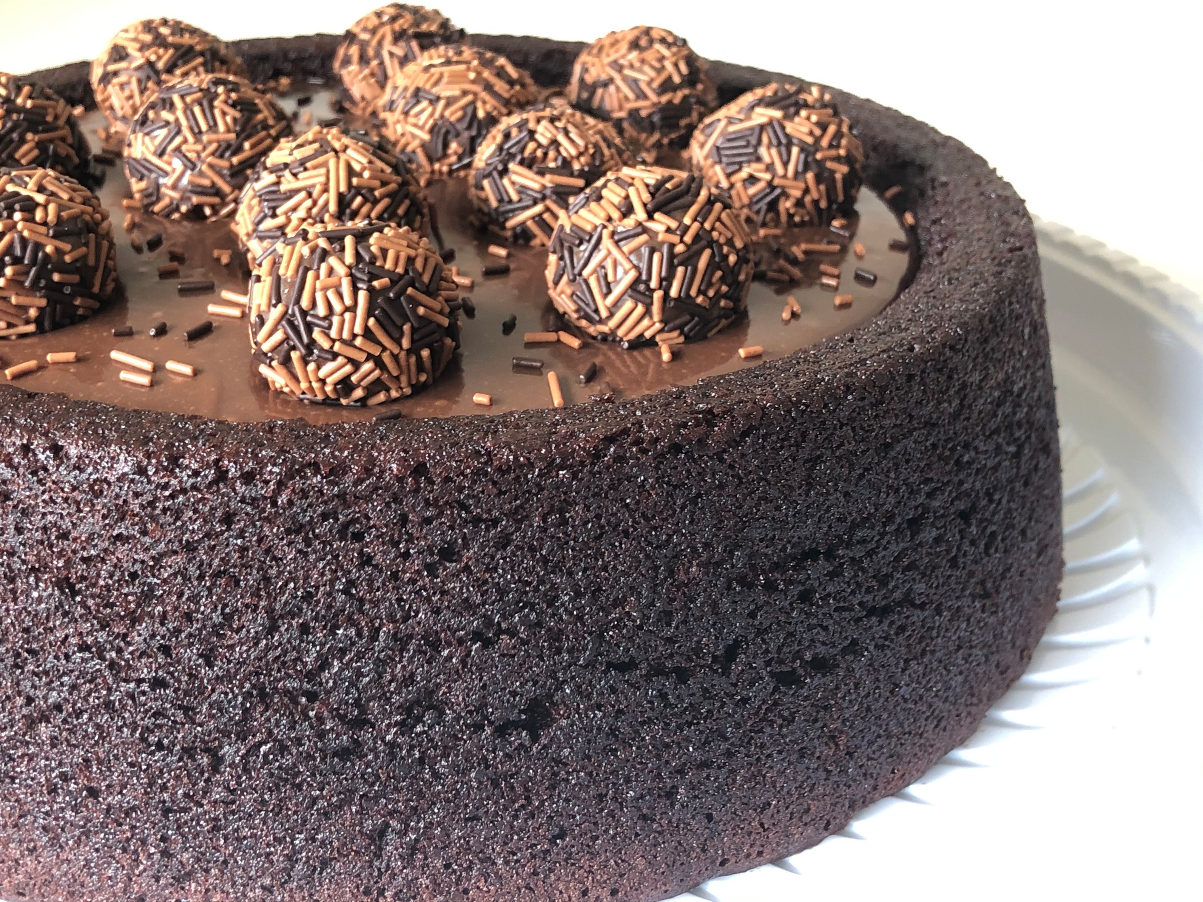 Bolo de Chocolate com Brigadeiro