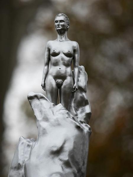 A estátua fica em Newington Green, Londres, e gerou críticas de feministas - Kristian Buus/In Pictures via Getty Images