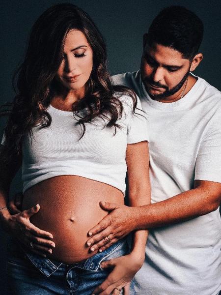 Jorge e a mulher grávida, Rachel Boscat - Reprodução/Instagram