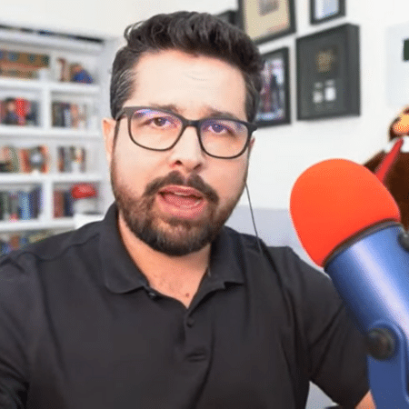 Paulo Figueiredo "anunciou" presente em seu programa no YouTube Paulo Figueiredo "anunciou" presente em seu programa no YouTube