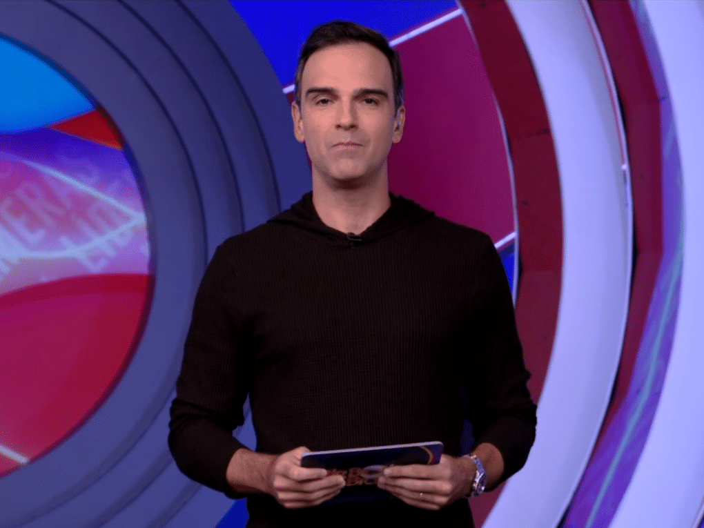 Tadeu passa informação externa para brothers que se assustam: 'É hoje?'