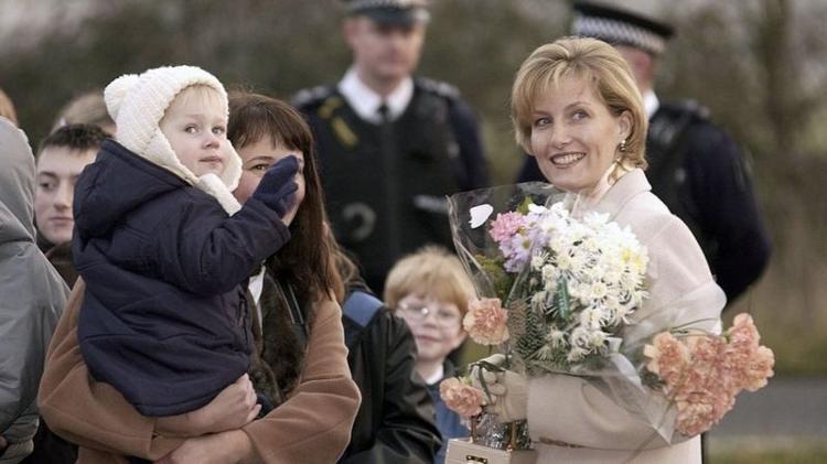 A condessa de Wessex, Sophie, mulher do filho mais novo da rainha Elizabeth 2ª, foi submetida a uma cirurgia por causa de uma gravidez ectópica em 2002 - GETTY IMAGES - GETTY IMAGES