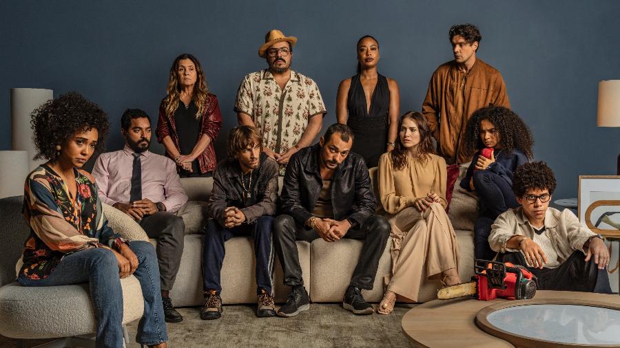 Joana (Kênia Bárbara), Amâncio (Thomás Aquino), Cibele (Adriana Esteves), Marcinho (Antonio Haddad), Sr Durval (Luis Lobianco), Sérgio (Eduardo Sterblitch), Maria (Mariana Nunes), Raquel (Leticia Colin), Paulo (Sergio Guizé), Lorraine (Gi Fernandes) e Kevin (Cauê Campos) em 'Os Outros 2'