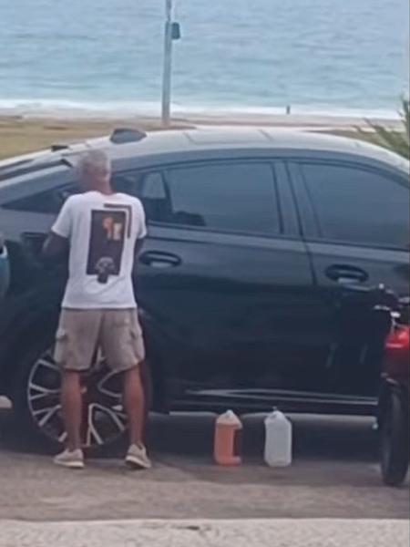 Romário precisou buscar combustível para abastecer carro de luxo no Rio após pane seca