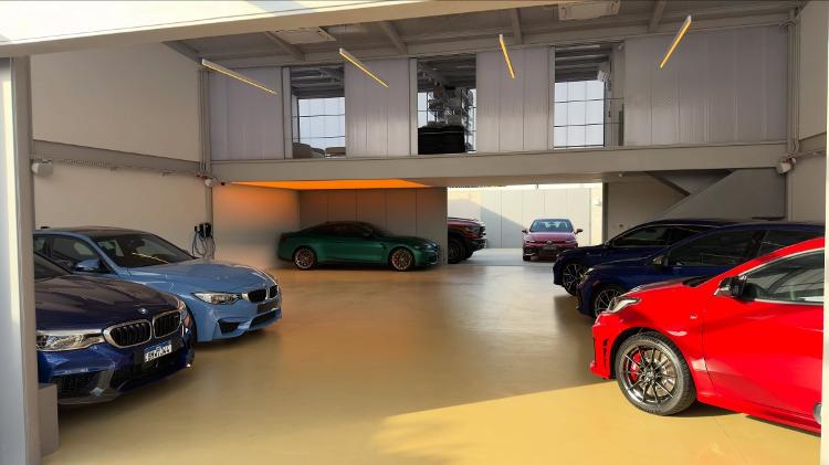 Garagem onde os carros do Razuk foram apreendidos tinha 22 carros Garagem onde os carros do Razuk foram apreendidos tinha 22 carros