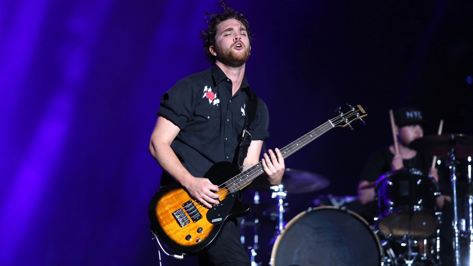 19.set.2015 - O dueto britânico Royal Blood, formado por Mike Kerr e Ben Thatcher, se apresenta na segunda noite do Rock in Rio - Fernando Maia/UOL