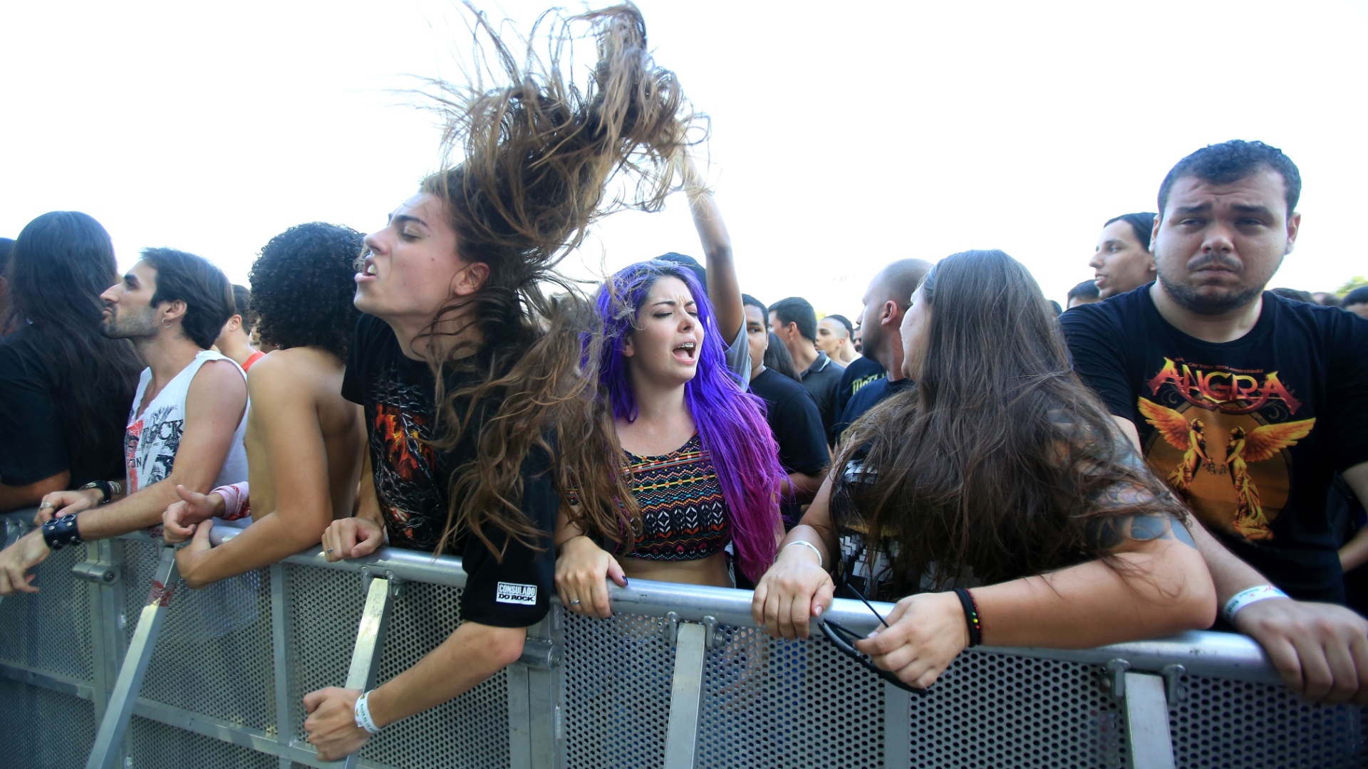 Headbangers batem cabeça em show no Rock in Rio, no início do "dia do metal" na Cidade do Rock - Marco Antonio Teixeira/UOL