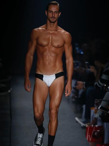 Alexandre Schneider/UOL