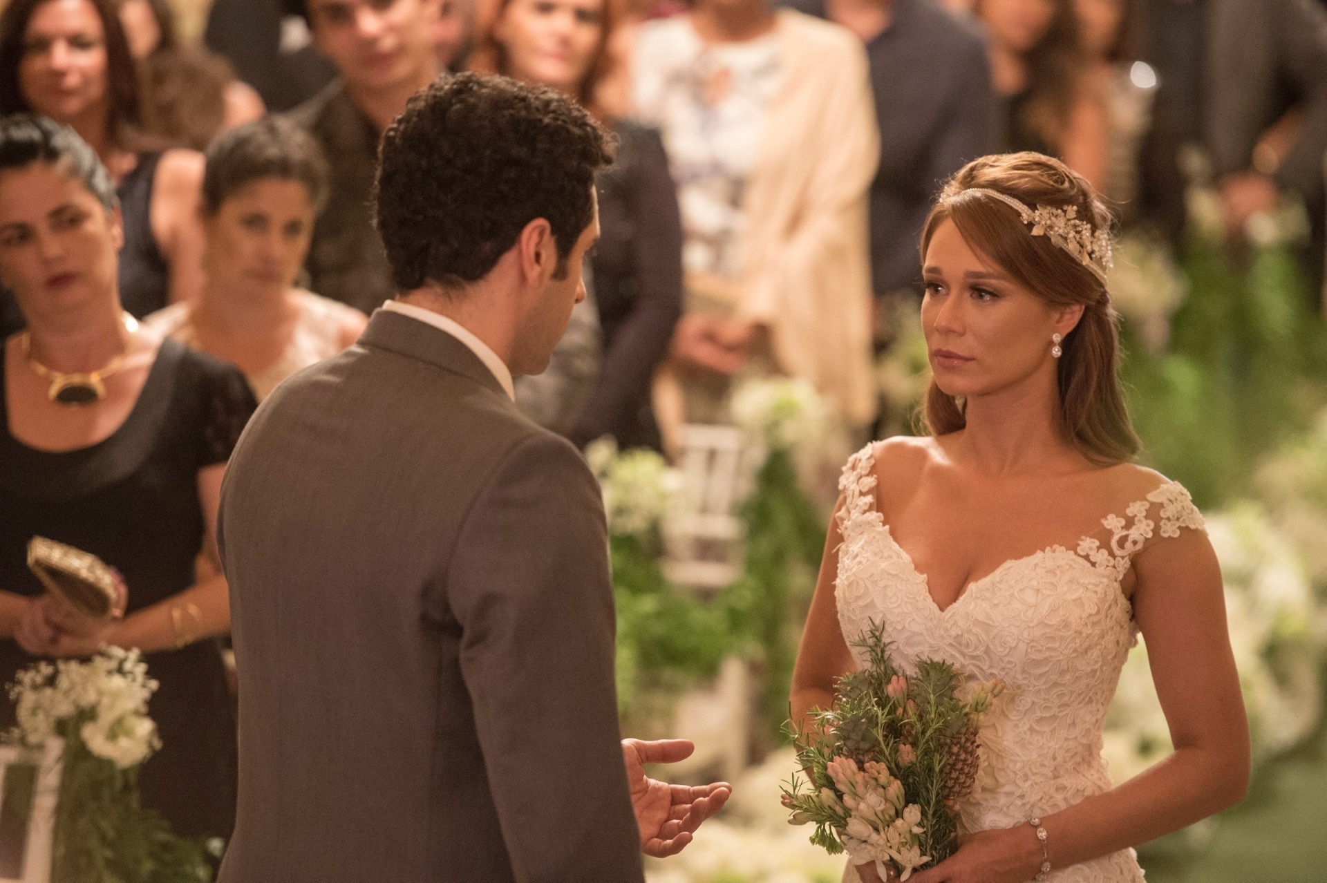 De supetão, Beto puxará Tancinha e a levará à sacristia onde lhe contará todas as armações. Desesperada, Tancinha ficará em prantos, cheia de raiva do publicitário, mas manterá a pose e volta ao altar com o noivo. A cena de "Haja Coração" irá ao ar na próxima segunda-feira (31) - João Cotta/TV Globo