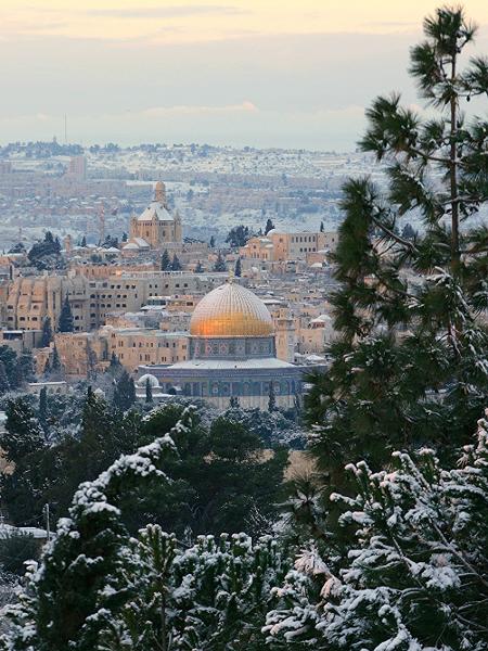 Panorama da cidade de Jerusalém, em Israel, sob a neve - Getty Images/iStockphoto